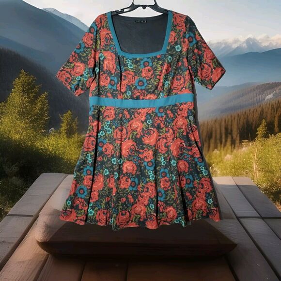 Isabel & Alice Vibrant Red And Blue Floral Mini Dress Plus Size 2XL Square Neck - Picture 1 of 7